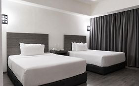 We Hotel Aeropuerto